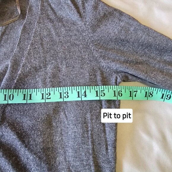 Le Chateau Women's Grey V-Neck Button up Cardigan Sweater, XXS - Picture 8 of 11